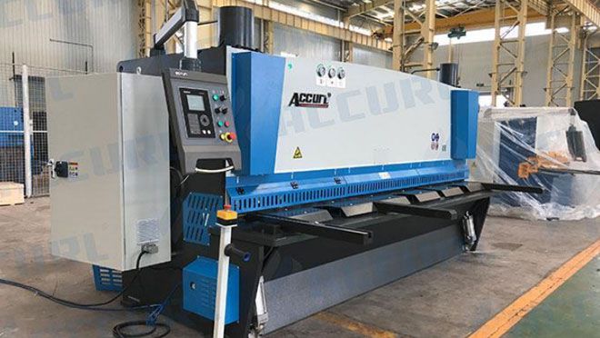 Máy Cắt Thủy Lực CNC Kiểu Guillotine Với Hệ Thống Đỡ Tấm Khí Nén