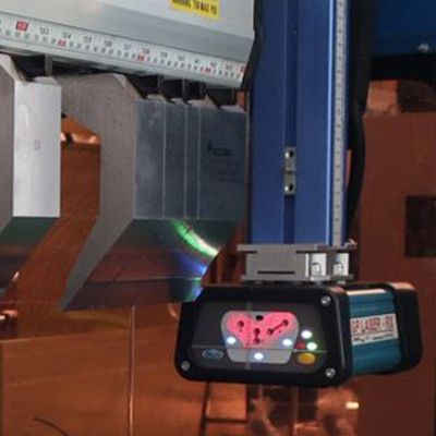 Máy Chấn CNC Với Hệ Thống Delem DA58