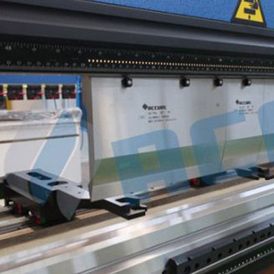 Máy Chấn CNC 6 Trục 3000mm 200T Với Hệ Thống DA66