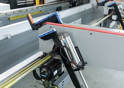 Máy Cắt Ống Laser Ba Mâm Cặp Hạng Trung, Dòng BK