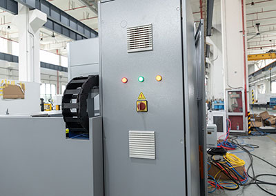 Máy Cắt Ống Laser Ba Mâm Cặp Hạng Trung, Dòng BK